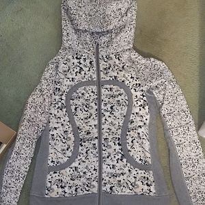 Lululemon hoodie, worn twice, no tags